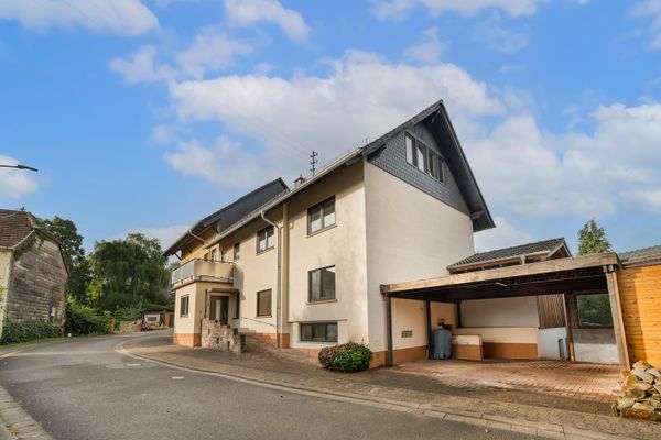 Großes Wohnhaus zur Nutzung als ZFH, Mehrparteivermietimmobilie oder Mehrgenerationenhaus