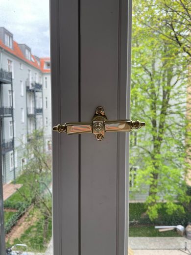 Kernsanierter Altbau mit Aufzug im 3. OG: 2 Zimmer, Designküche & Einbauschränke & Vorhänge nach Maß – Foto 27