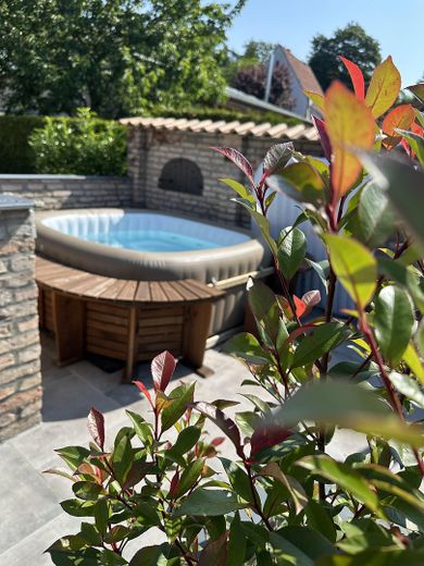 Wohnen wie im Urlaub: Mediterraner Bungalow in Blankenfelde-Mahlow – Whirlpool
