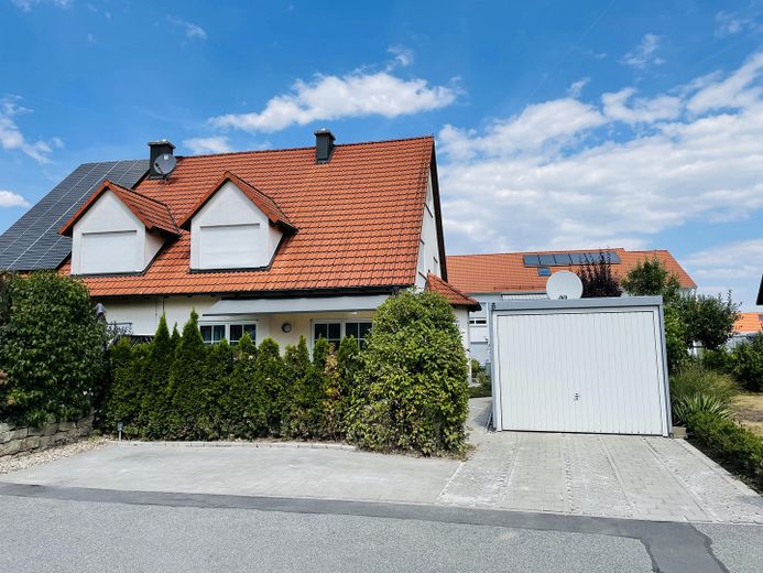 Ansicht Garage Stellplätze