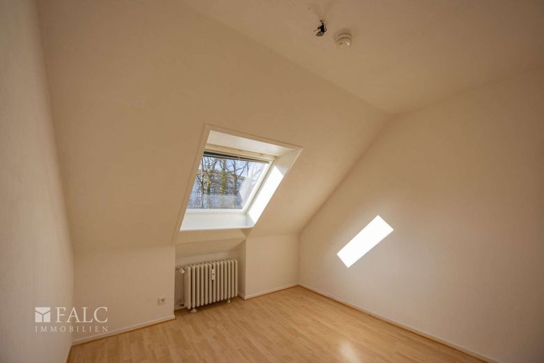 Kompakt, ruhig, zentral - 2-Zimmer-Dachgeschosswohnung mit optimalen Grundriss – Schlafzimmer