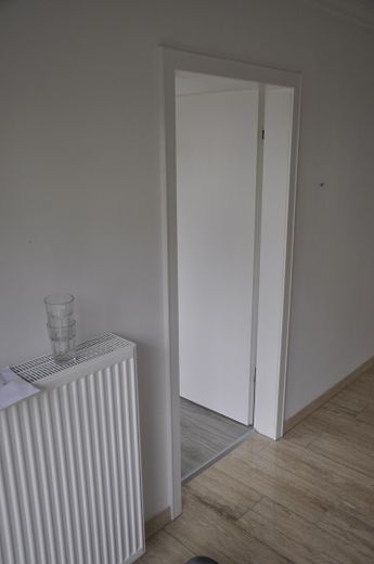 Luxuriöse 3-Zimmer Wohnung in Hoffnungsthal, edle Einbauküche mit Vollausstattung – Zugang Büro weiß