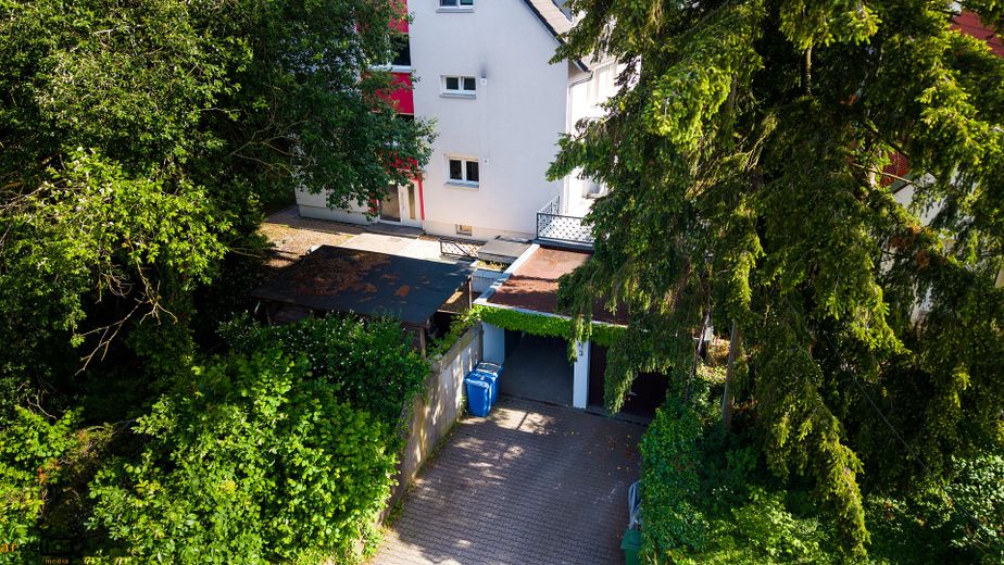 Außenaufnahme Einfahrt