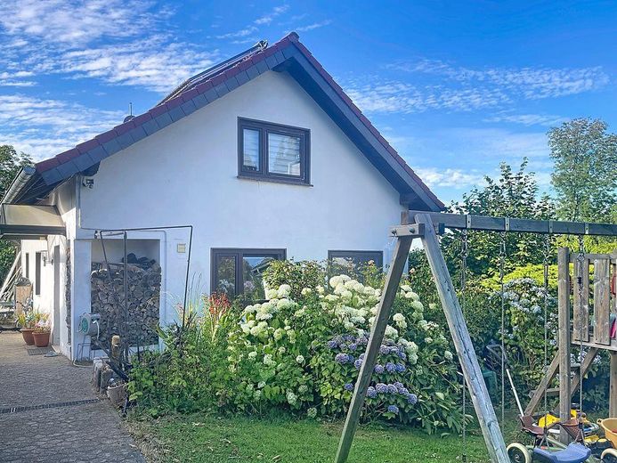 Solingen-Schaberg: fully renovated detached house in a sought-after residential area – Foto 2