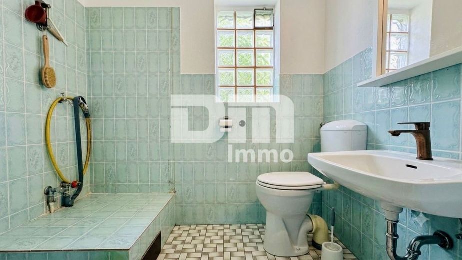 Charmantes Einfamilienhaus/Resthof mit viel Platz, modernisierter Technik und idyllischem Garten – Wohnhaus EG Bad / WC / ehem. Dusche