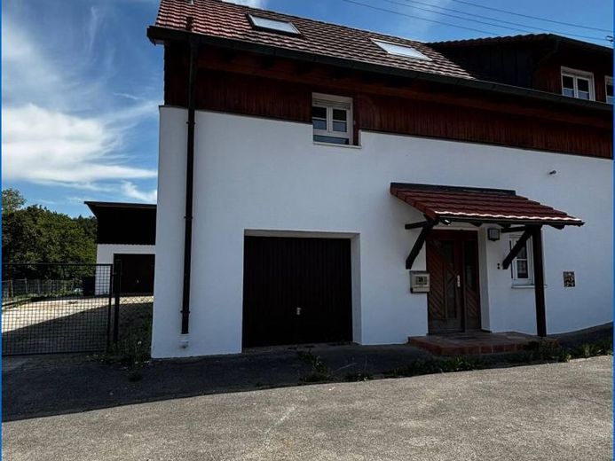 Zur eigenen Fertigstellung möglich - Sehr schöne teilsanierte 4-Zimmer-Wohnung mit ca. 128 m² ! – Foto 1