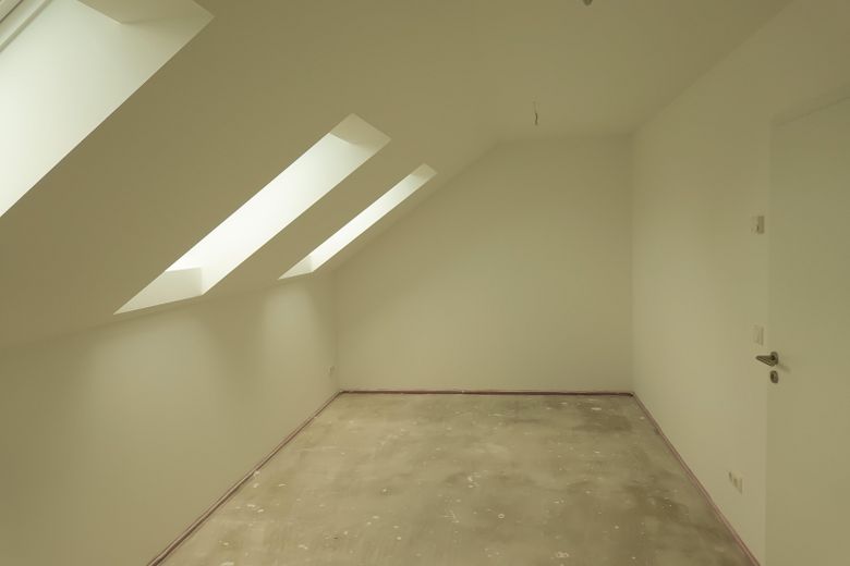 Modernes Neubauhaus mit Garten nahe Falkenhagener See – Schlaffzimmer DG