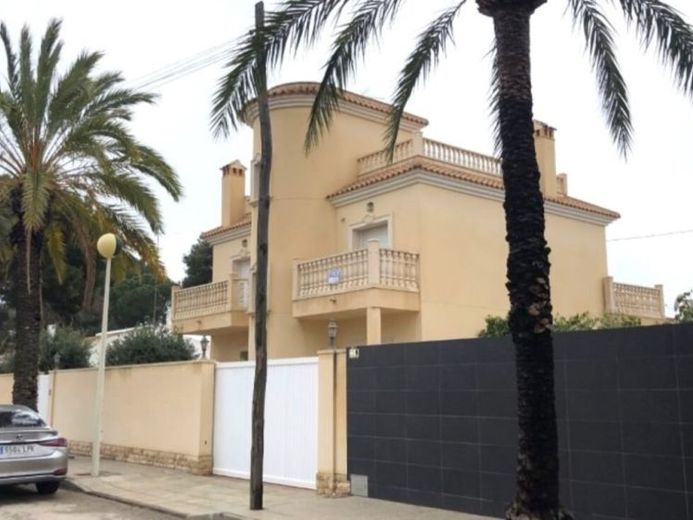 Fabelhafte Luxusvilla in Cabo Roig mit vier Schlafzimmern, vier Badezimmern und einem privaten Swimmingpool – Foto 1