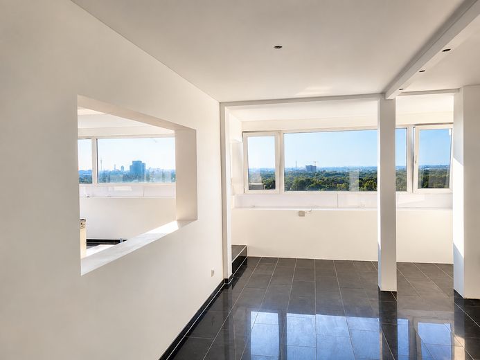 Großzügige Wohnung mit Panoramablick und großer Terrasse – KüchenEssbereich_2