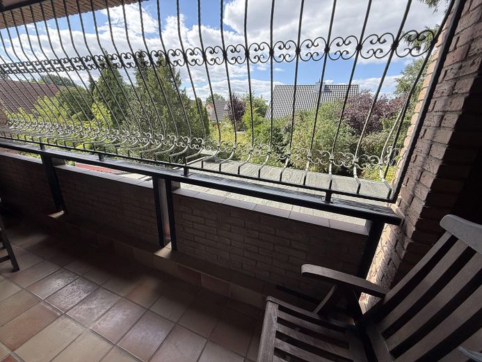 137 m² Maisonette im Zweifamilienhaus – 4 Zimmer, große Wohnküche, 2 Bäder & eigener Eingang – Balkon/Terasse 
