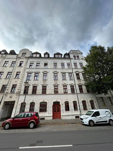 Großzügige 3-Zimmer mit Einbauküche, Balkon, Wannenbad und Laminat in zentraler Lage! SP mgl. – PHOTO-2023-10-05-16-10-07