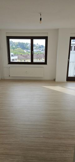 Beautiful 3-room apartment in quiet apartment building with balcony – Zimmer 3