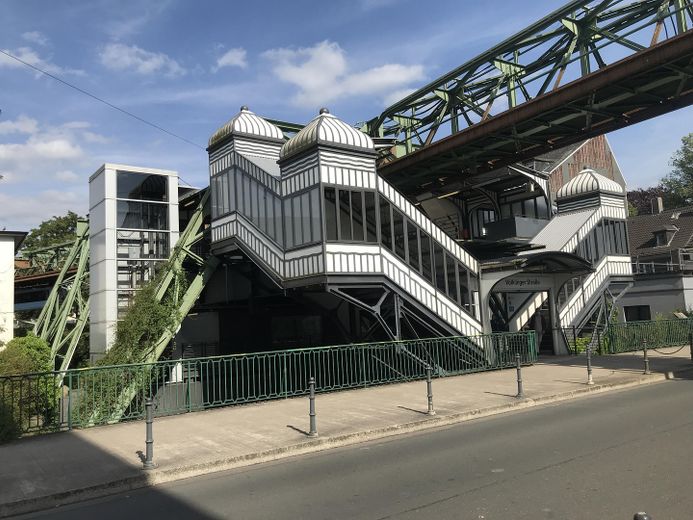 Völklinger Straße fußläufig