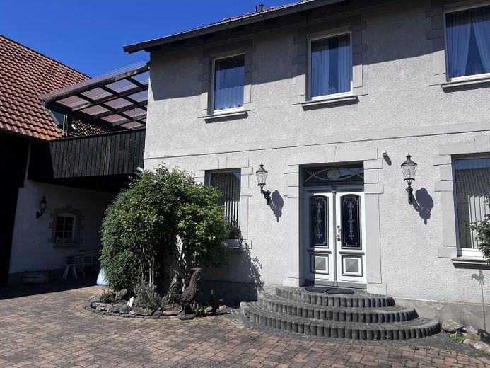 Haupthaus mit Freisitz