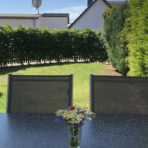 झील के किनारे शांत आवास: 17111 Sommersdorf में बगीचे वाला सुंदर पंक्ति-घर – फोटो 24