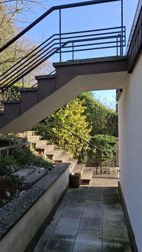 Hinterhof EG