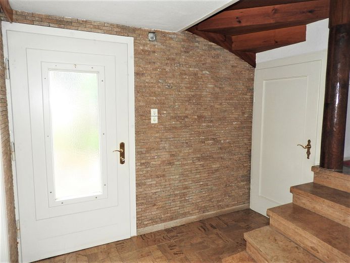 Einfamilienhaus mit großem Garten in Heldburg – Eingangsbereich