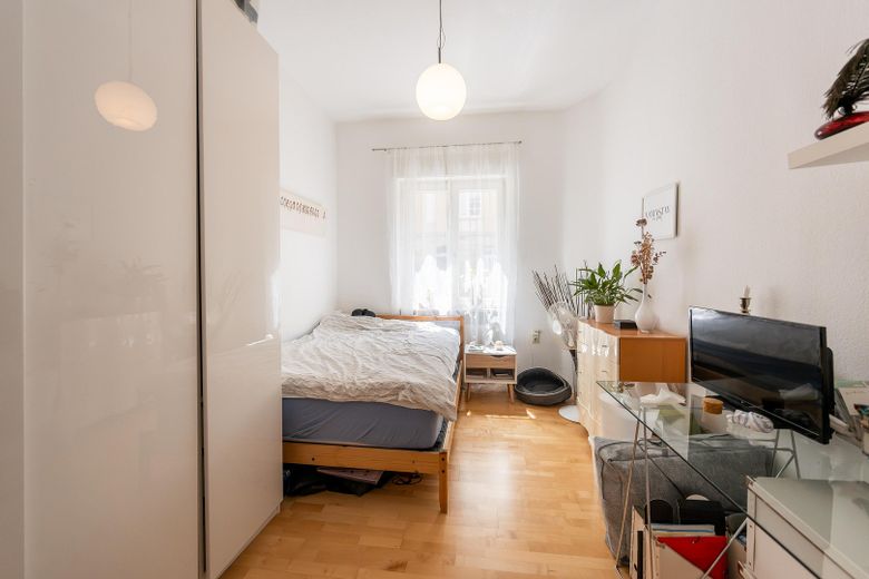 Bez prowizji! Urocze wynajęte 2-pokojowe mieszkanie w kamienicy (ok.51 m²)+balkon w Südweststadt – Schlafzimmer 