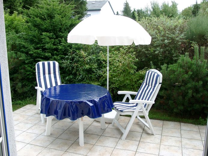 Ferienwohnung Prerow/Darß, 60m², 3 Zimmer, parterre, Südterrasse, PKW-Stellplatz – Terrasse