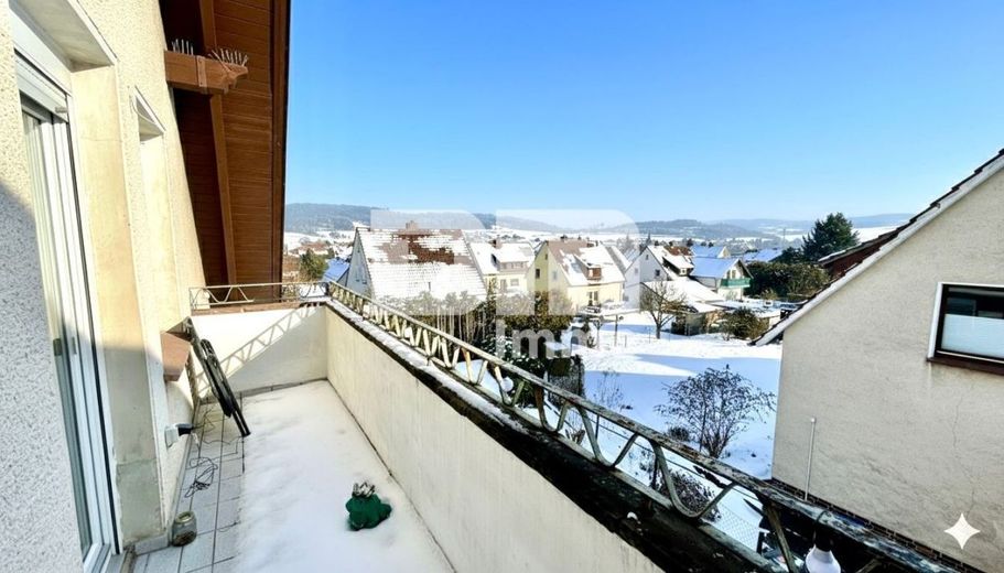 Umfangreich saniertes Ein- bis Zweifamilienhaus in idyllischer Ortsrandlage – OG / DG Balkon Panoramablick