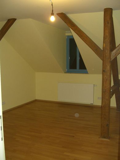 Denkmalgeschütztes Wohn- und Geschäftshaus direkt gegenüber dem Schloss Klippenstein – AB. 2.OG Schlafzimmer