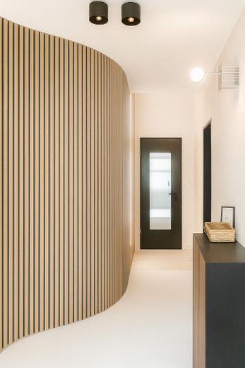 Möbliertes Penhouse mit Küche, modernem Bad & tollem Ausblick auf riesiegem Balkon – 2026 Flur