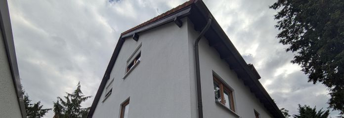 Appartamento di 3 locali Oberasbach Altenberg – Außenansicht mit Eingang