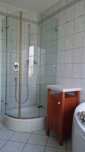 Blick Bad im EG - Dusche