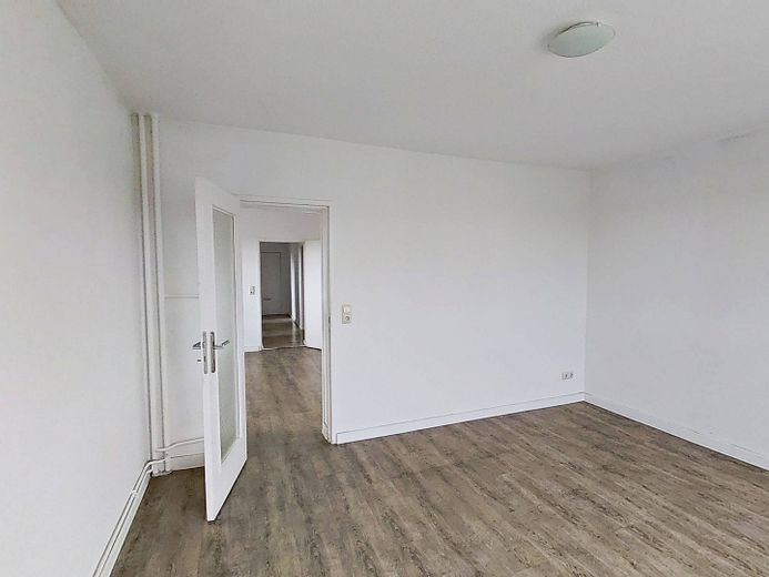Bien distribuido apartamento de 3 habitaciones con BALCÓN y cocina equipada – Ansicht II: Schlafzimmer I