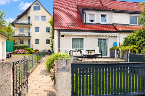 **Charmante, modernisierte Doppelhaushälfte in ruhiger Wohnlage**