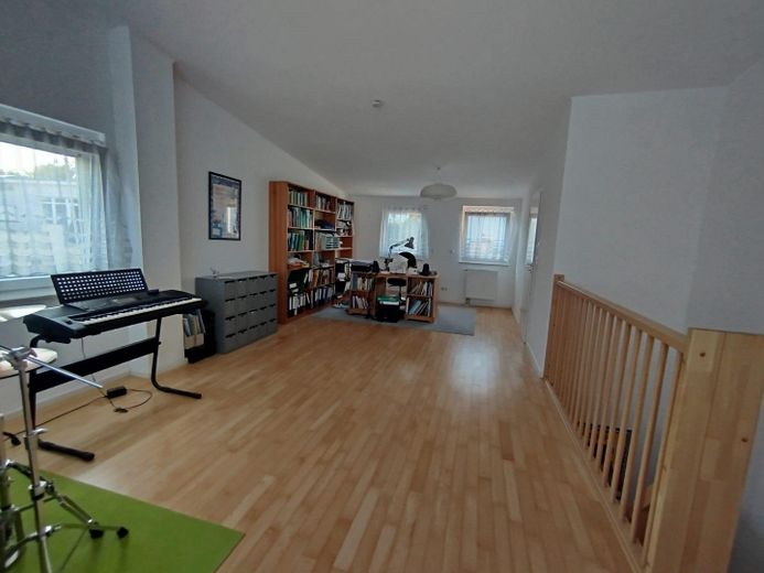 Family-friendly modern semi-detached house in a quiet development on the Havel – Galeriezimmer Homeoffice 2