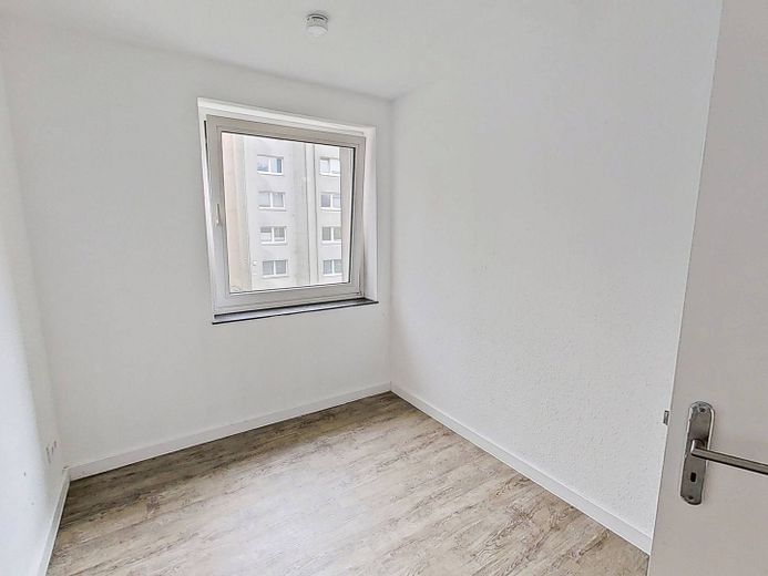 Moderno apartamento de 3 habitaciones con COCINA EMPOTRADA – Ansicht I: Schlafzimmer II