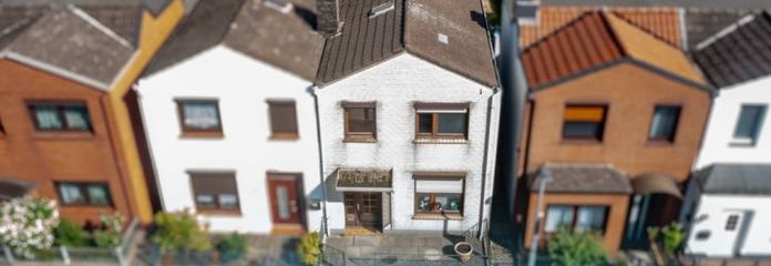 Oslebshausen | Casa a schiera di testa con giardino, da ristrutturare