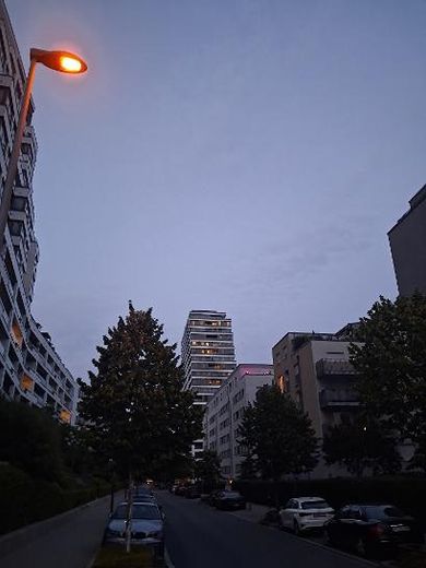 Unverbaubare Fernsicht bietet diese luxuriöse lichtdurchflutete südliche Wohnung in bester Lage im Europaviertel inklusive Concierge – Foto 1