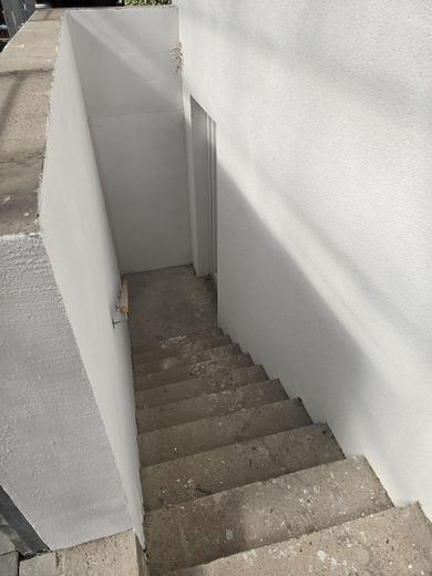 Einfamilienhaus mit kernsanierter Einliegerwohnung, Pool und Garage in Lustadt – Einliegerwohnung Eingang