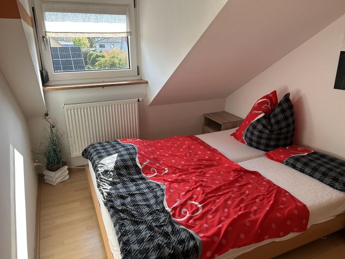 Schlafzimmer 3 2.OG Bild 2