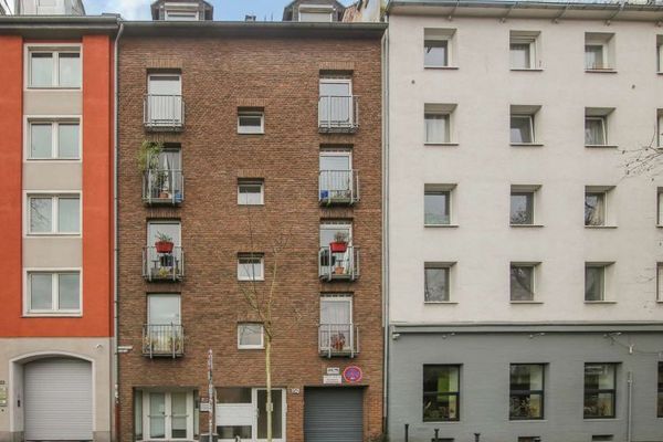 Appartamento di proprietà libero da persone di 3 locali di circa 86 m² con balcone a Düsseldorf - Unterbilk