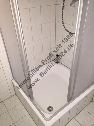 Wohnung mieten - -- Dachgeschoß Duschbad - ruhig schlafen zum Innenhof – 2-27.02.2016 084