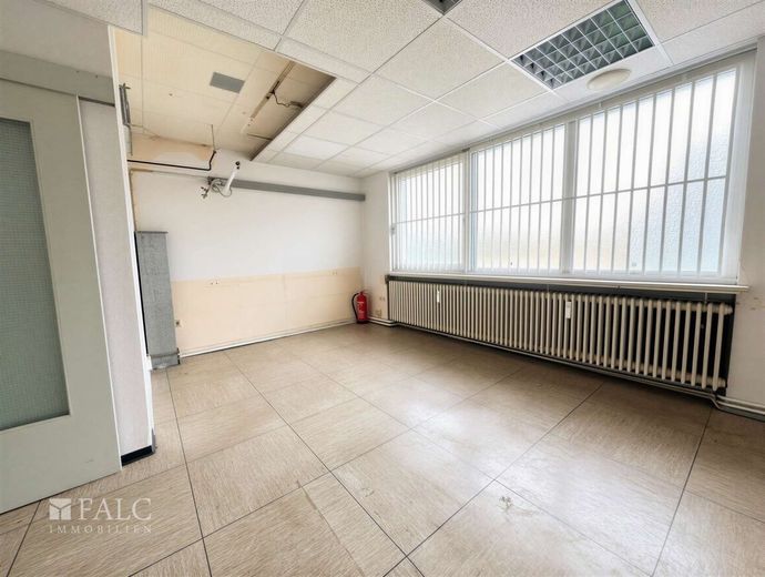 Attraktive Gewerbefläche in bester Innenstadtlage von Remscheid – Büro