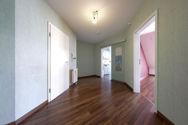 Viel Platz, viel Grün, kein Stress: Ihr neues Zuhause am Waldrand – Diele