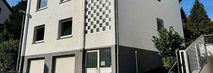 للسكن فيها بنفسك أو لتأجيرها: الخيار لك – Außenansicht Gebäude