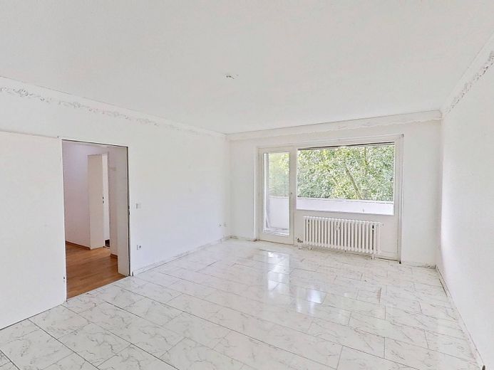 Münster-Kinderhaus'ta 2 BALKONLU ve ankastre mutfaklı geniş 4 odalı daire – Ansicht I: Wohn- und Esszimmer