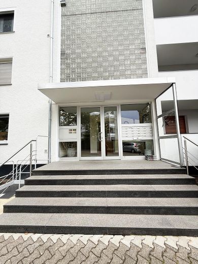 Gepflegte, helle 3,5-Zimmer-Wohnung mit Balkon, Aufzug & Grünblick am Gervinuspark – Foto 19