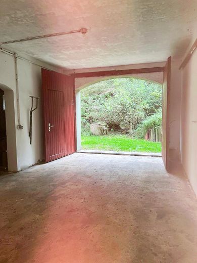 Landhaus unter Reet am See, Gästewohnung, Stallungen, Weiden und Wald. – Diele
