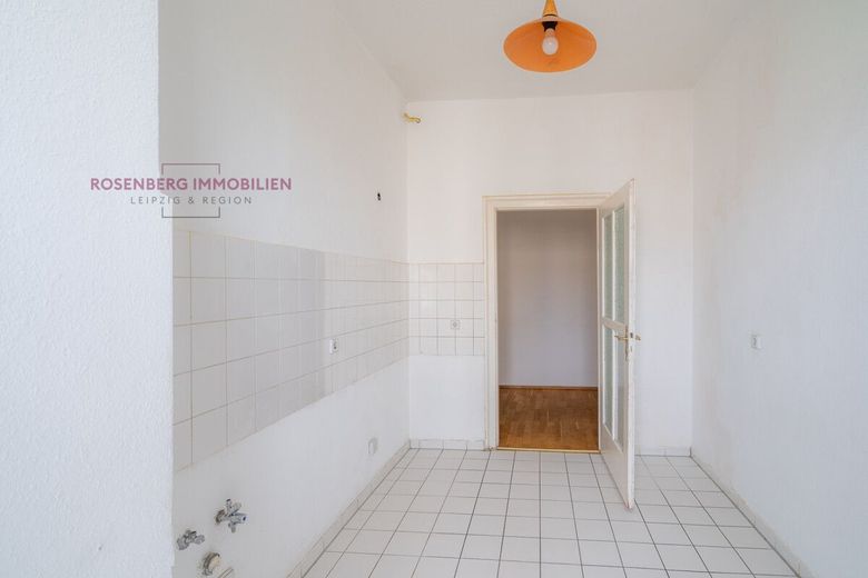 *bezugsfrei* Denkmalgeschützte 3-Zimmer-Wohnung mit Balkon an der Karl-Marx-Allee – Immobilie in Berlin zu verkaufen_3-Raum_Küche