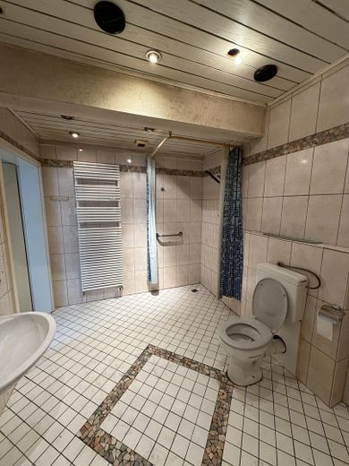 Großzügige 3-Zimmer-EG-Wohnung mit Renovierungsbonus – ideal für Handwerker / Eigenleistung – Foto 2