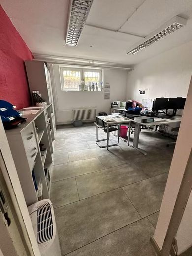 Kiralık ofis/muayenehane ve/veya depo alanı – Innensicht UG