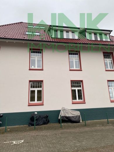 Hinten
