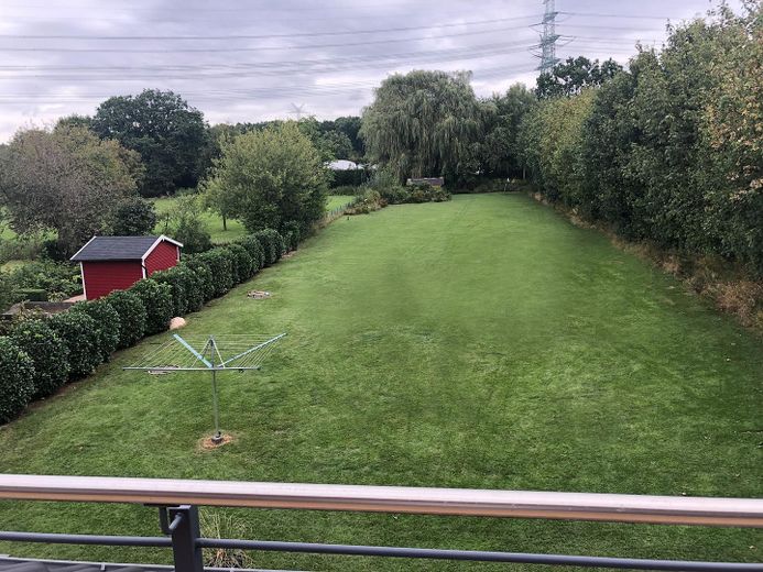 großer Garten zum Gestalten