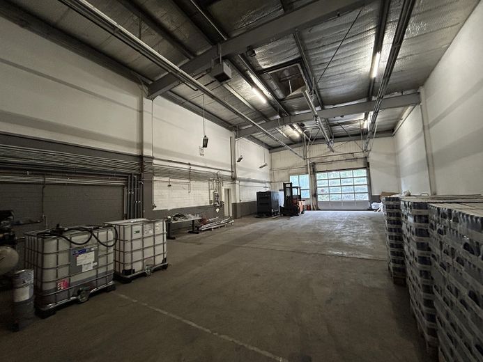 Superfici ufficio flessibili con capannone di stoccaggio e aree sociali a Gelsenkirchen-Erle – Halle EG (Rechts)